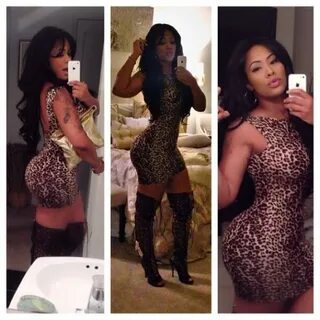 Deelishis Puts Her Massive Cheeks "Face-Down-A**-Up" for the
