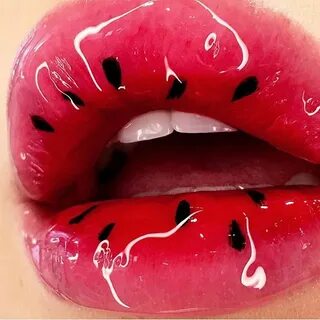 Who wants watermelon? 🍉 💦 💄: @federicadibernardo #lips #lip 