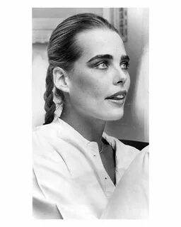 Simplicity. #margauxhemingway #whiteshirt #braids #effortles