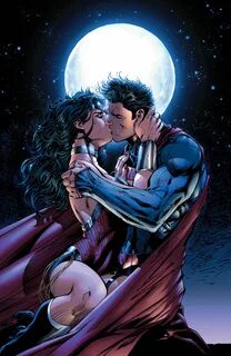 Superman and Wonder Woman Kiss Wonder woman, Superman wonder