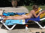 Naked Women Sunbathing In Backyard - Gyan-venu.eu