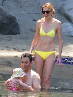 Jimmy Kimmel dotes on his daughter Jane with wife Molly in I