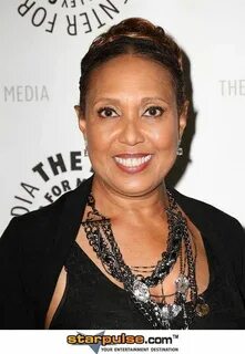 TELMA HOPKINS Dark queen, Fashion, Media