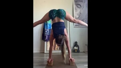 Advanced Yoga Flow with calisthenics and one legged entry in