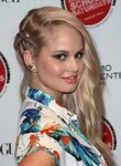 Debby Ryan with a subtle smokey eye and newly blonde hair in