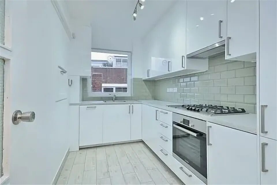 Redington Road, Hampstead 2 bed apartment - £ 2,600 pcm (£ 6