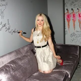 The Toe Cleavage Blog: Dove Cameron weekend