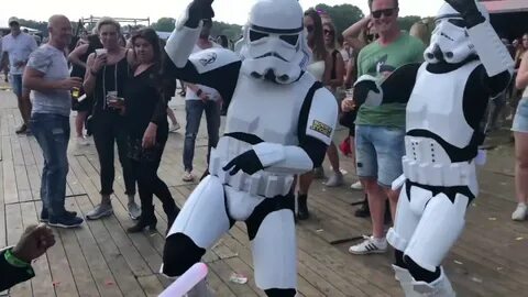 A-HA Take On Me STORMTROOPER FLOSS @boogiestorm - YouTube