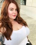Tess holliday sexy 🔥 Tess Holliday Strips Down For Sultry Sh