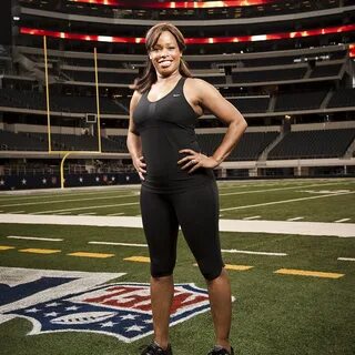 Pam Oliver measurements - ecelebrityfacts.com