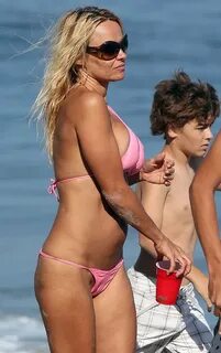 Pamela Anderson Bikini Photo