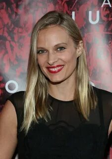 Vinessa Shaw Long Straight Cut - Vinessa Shaw Looks - StyleB