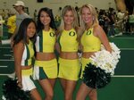 University of Oregon 2005 Cheerleaders - UOr05_01