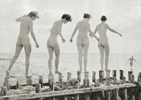 Diary of a Nudist: Nudist Photos of the Day 11/29/10.