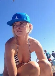 Hot Emily Wickersham Boobs Pictures Will Depart You Stunned 