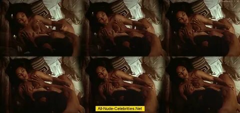 Black Salli Richardson topless vidcaps