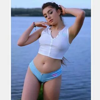 Elizabeth Simonenko 06/08/2021 * CelebMafia