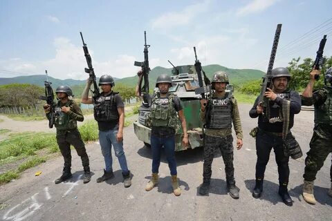 Lucha entre narcotraficantes dejó ocho muertos en Michoacán 
