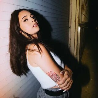 49 hottest Bea Miller photos that prove she's the sexiest wo