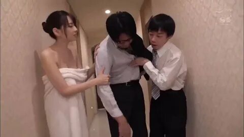 BoobsPleasure в Твиттере: "Japanese Wife Drops Towel Exposin