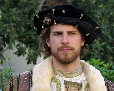 Alvaro Cervantes (Carlos, Rey Emperador) Elizabethan costume