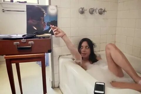 Aubrey Plaza Nude Private Pics - Plus Pussy & Nipple Slips !