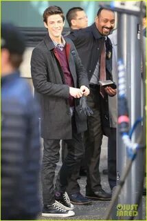 Photo: grant gustin flashes into action 01 Photo 3071207 Just Jared: Entert...