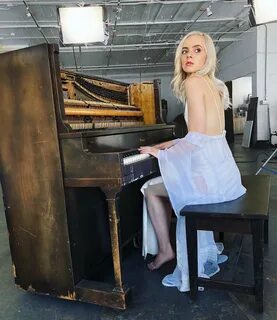 61 Sexy Madilyn Bailey Boobs Pictures Demonstrate That She I