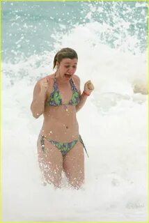 60+ Hot Kelly Clarkson Photos That Mesmerize You With Their 