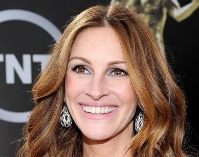 Julia Roberts Breast Implants Plastic Surgery Before and Aft