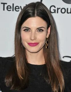 Meghan Ory Pink Lipstick Meghan ory, Pink lipstick, Hot pink