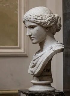 Head of a goddess. Saint Petersburg, State Hermitage Museum.