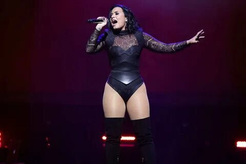 Newark, NJ - July 12, 2016 - 02 21 - Demi Lovato Pictures