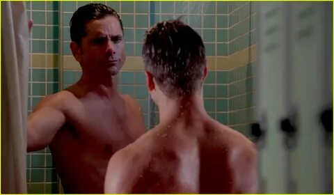 John Stamos & Glen Powell Steam Up 'Scream Queens' with Sexy