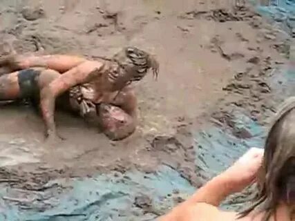 College Girls Wrestling In the mud. - YouTube