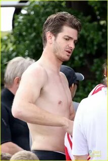 Andrew Garfield visits families on Bondi Beach for the Hunte
