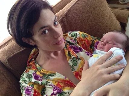 Congrats to Maggie Siff on being a mom! Aww aren't they prec
