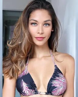 Classically pretty Venezuelan model Dayana Mendoza was Miss 