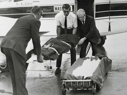 Setelah Chappaquiddick Crash, Ted Kennedy Menghubungi Nyonya