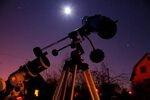 Наблюдение планеты Венера и Луны вечером 7 февраля