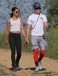 Zac Efron wears leggings for hike with girlfriend Sami Miro 