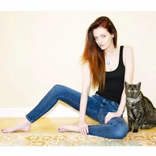 Lydia Hearst picture