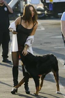 Eliza Dushku with a dog - Imgur