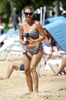 Miranda Lambert Bikini Pictures in Hawaii POPSUGAR Celebrity