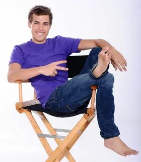 Feet of Hollywood - Cody Linley Barefooters, Barefoot men, M