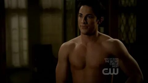 Michael Trevino Shirtless in The Vampire Diaries s3e06 - Shi