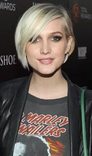 10 Trendy Short Straight Hairstyles You Need To Try Right No