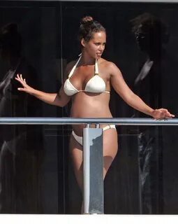 Alicia Keys Pregnant Bikini Bod