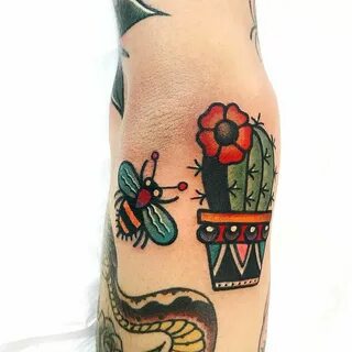 Traditional style bee and cactus tattoo Traditional tattoo, 
