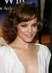 Rachel McAdams' short hair with curls and layers that sit up